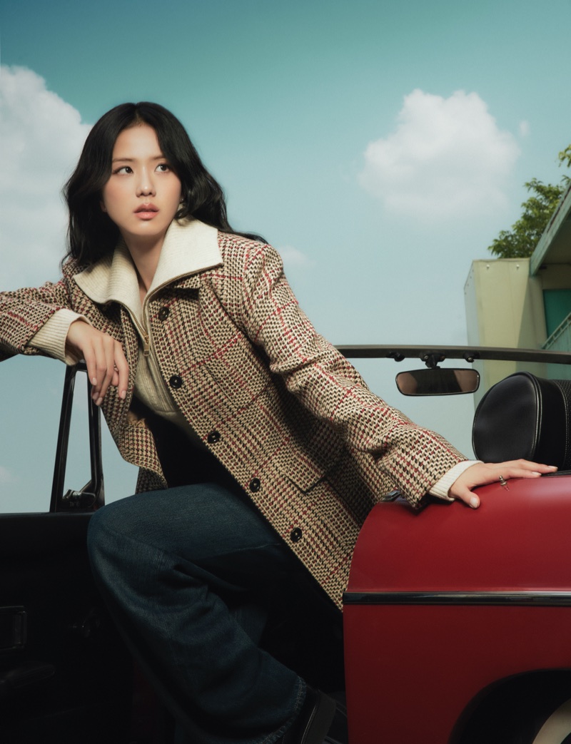 Jisoo stars in Tommy Hilfiger's fall 2025 campaign.