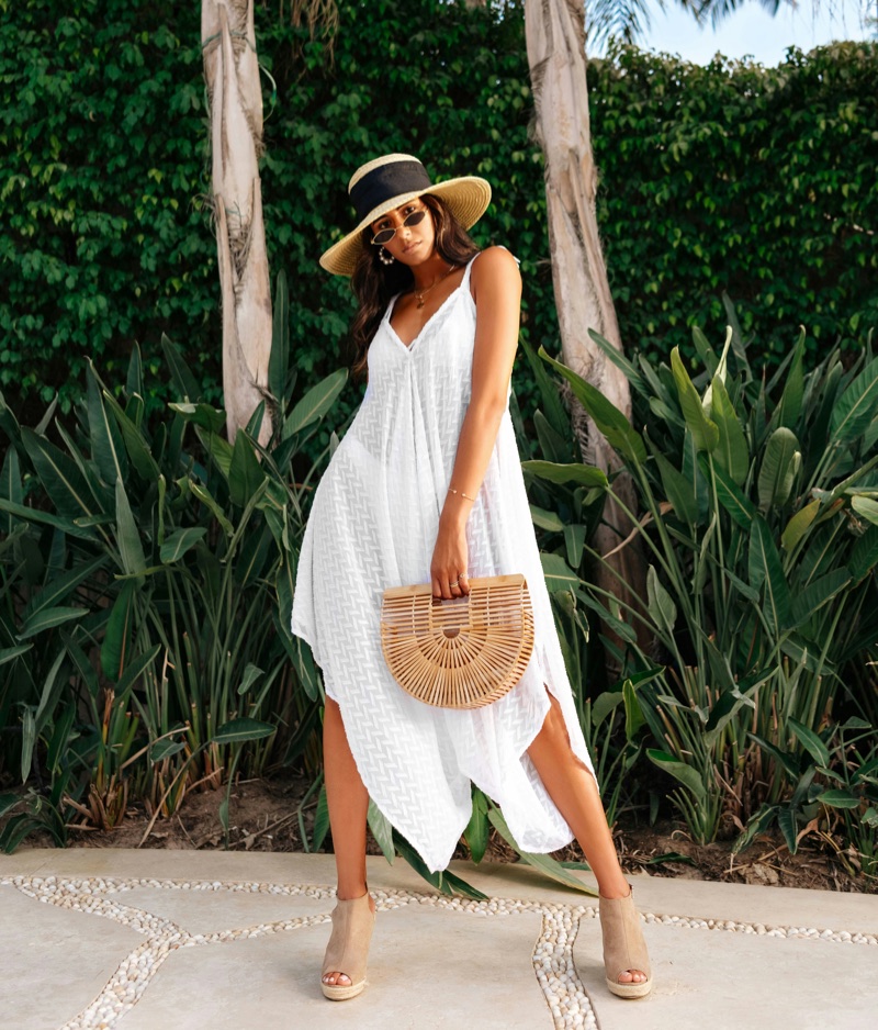 White dress hat straw bag